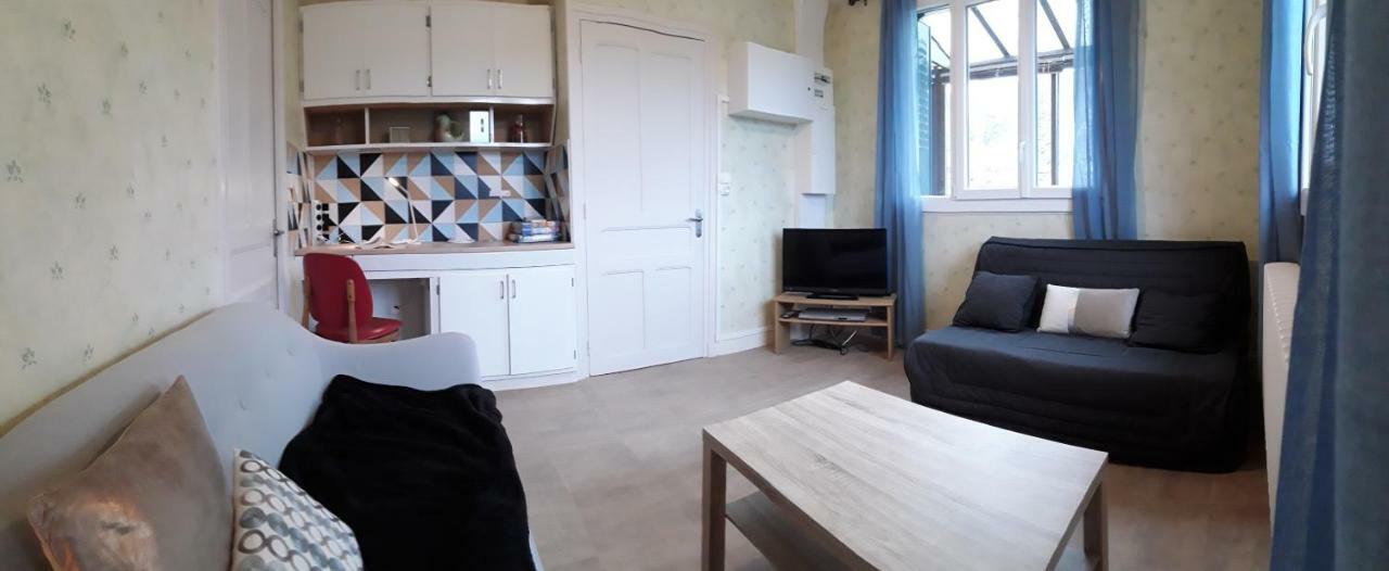 Les Planchettes Villa Orcival Luaran gambar