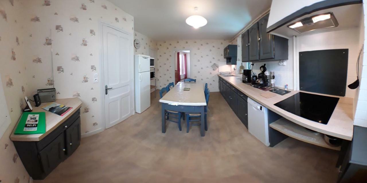 Les Planchettes Villa Orcival Luaran gambar
