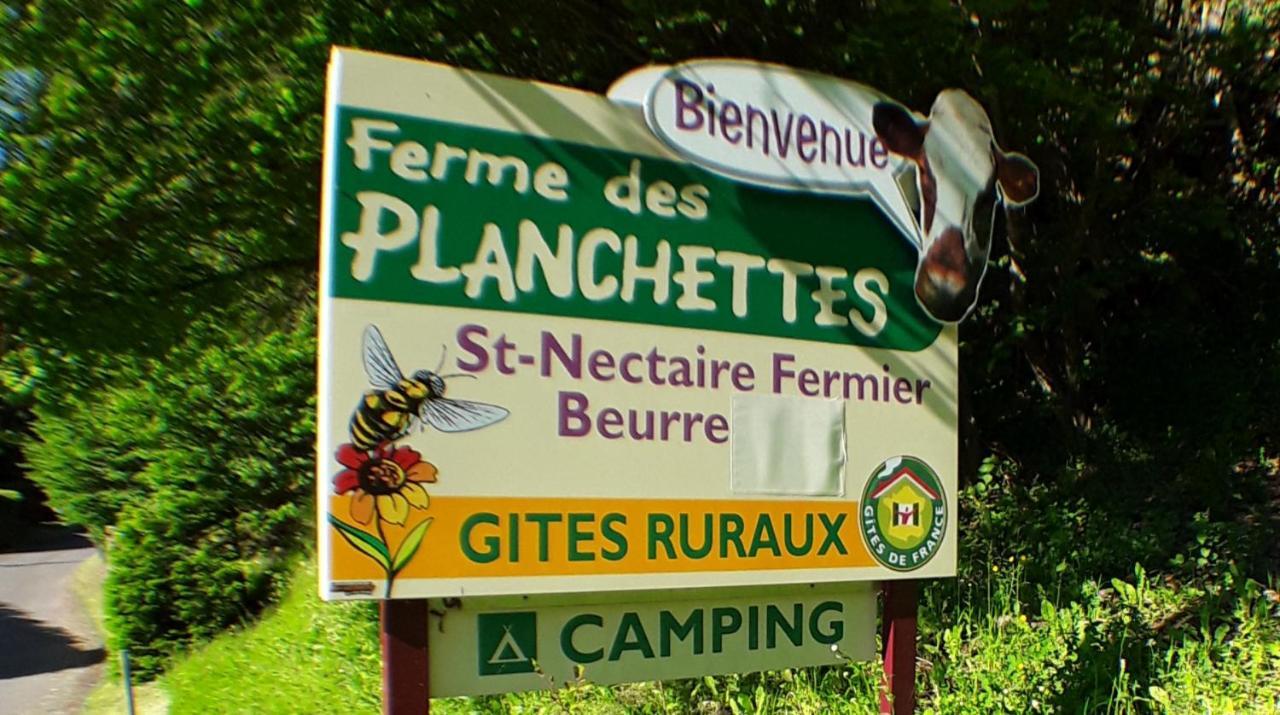 Les Planchettes Villa Orcival Luaran gambar